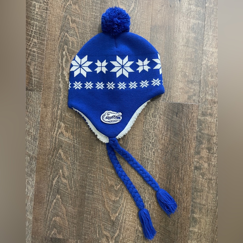 Florida Gators beanie with pom and tassels by Captivating Headgear NWOT